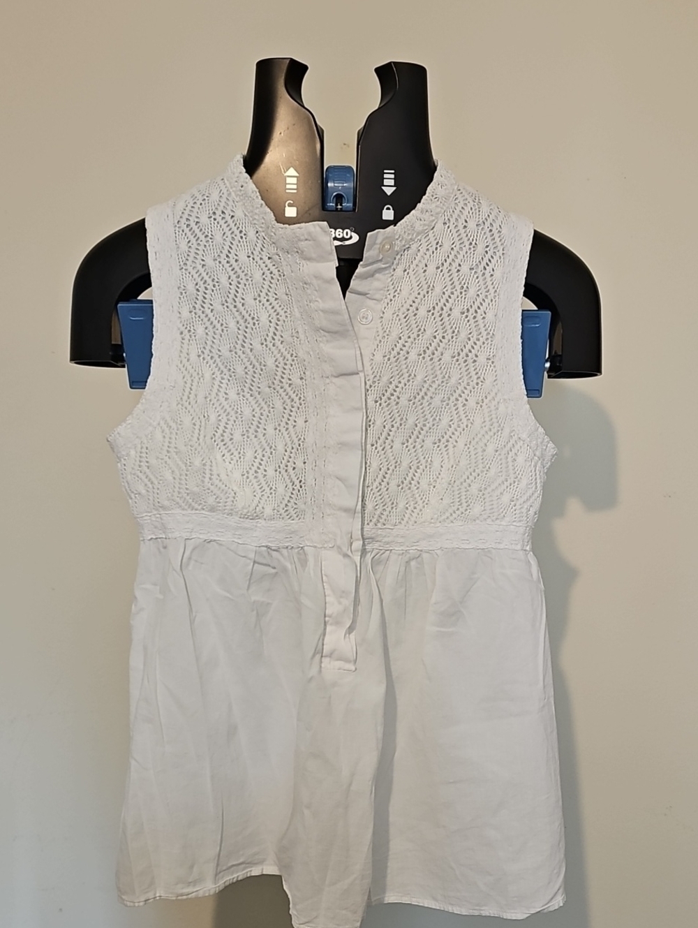 New York & Company White Sleeveless Lace-Top
